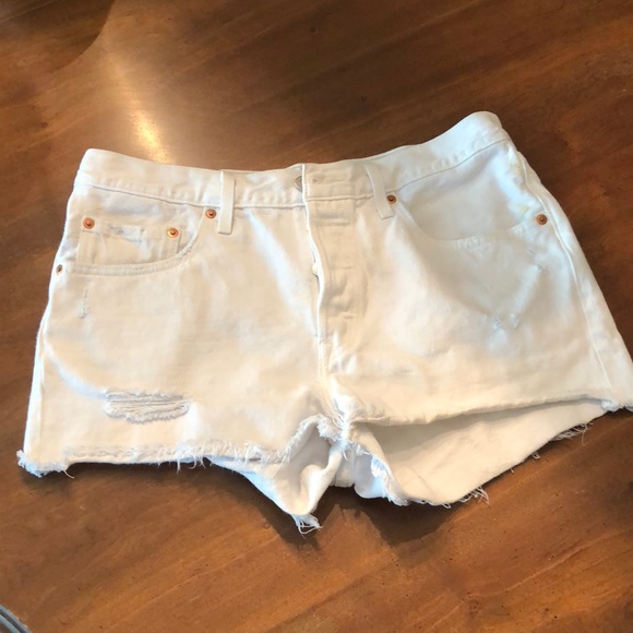 White Levi cutoffs - Picture 1 of 2